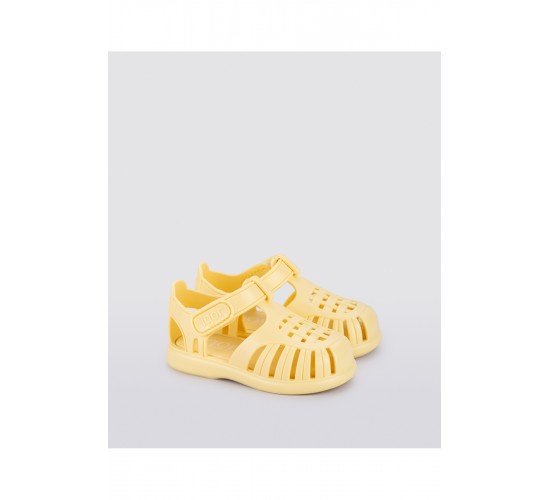 S10271 Tobby Solid Bebek Çocuk Sarı Sandalet / Beden : 22 / Cinsiyet : Unisex