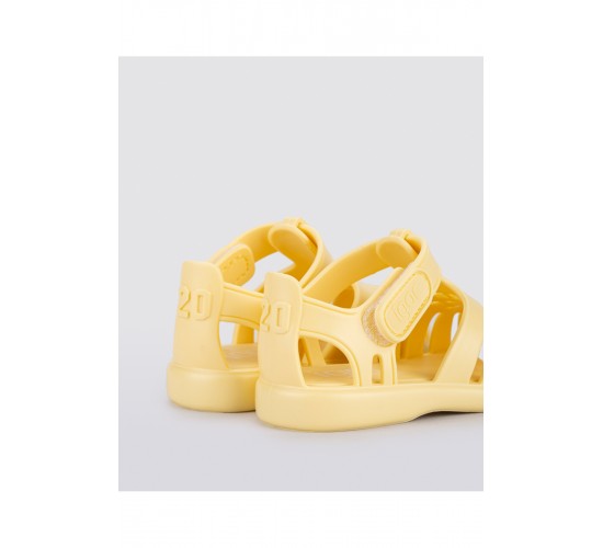 S10271 Tobby Solid Bebek Çocuk Sarı Sandalet / Beden : 22 / Cinsiyet : Unisex