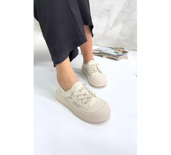 Dantelli Kadın Sneaker / Beden : 37 / Cinsiyet : Kadın / Kız Dantelli Kadın Sneaker / Beden : 37 / Cinsiyet : Kadın / Kız
