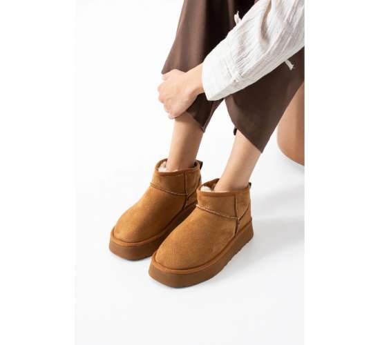 Kalın Dolgu Kaymaz Tabanlı Uggy Bilekte Kısa Süet İçi Mini Kadın Yünlü Bot / Beden : 40 / Cinsiyet : Kadın / Kız, 868454630999