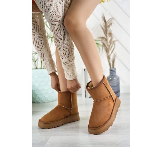 Orta Boy Kürklü Bilekten (8 cm Yükseklikte) Kaymaz (Taban Uzunluğu 3 Cm Yükseklikte) Taban Uggy Bot / Beden : 36 / Cinsiyet : Kadın / Kız