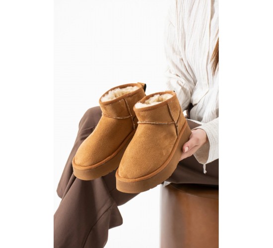 Kadın İçi Kürklü Kaymaz (3 Cm Yükseklikte) Tabanlı Bilekten (3 cm Yükseklikte) Mini Uggy Bot / Beden : 40 / Cinsiyet : Kadın / Kız