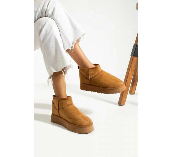 Kalın Dolgu Kaymaz Tabanlı Uggy Bilekte Kısa Süet İçi Mini Kadın Yünlü Bot / Beden : 40 / Cinsiyet : Kadın / Kız, 868454630999