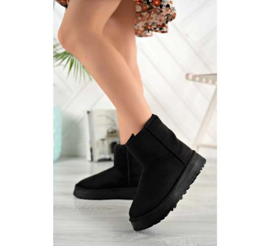 Orta Boy Kürklü Bilekten (8 cm Yükseklikte) Kalın Dolgu Kaymaz (4 Cm Yükseklikte) Tabanlı Uggy Bot / Beden : 38 / Cinsiyet : Kadın / Kız, 868432323234