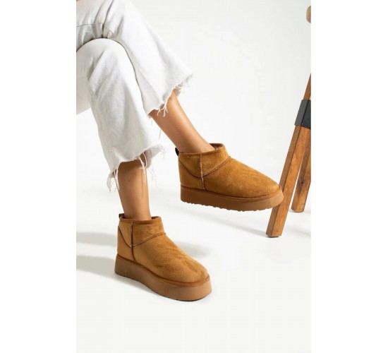 Kadın İçi Kürklü Kaymaz (3 Cm Yükseklikte) Tabanlı Bilekten (3 cm Yükseklikte) Mini Uggy Bot / Beden : 40 / Cinsiyet : Kadın / Kız