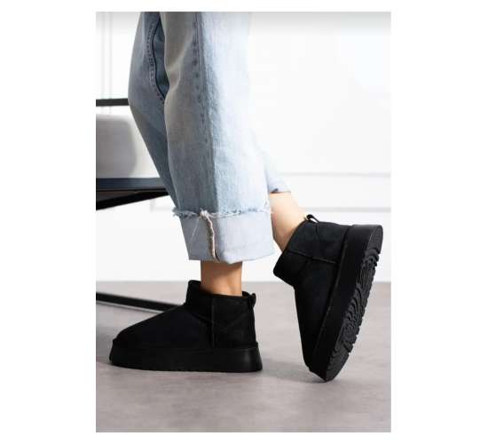 Kadın İçi Kürklü Kaymaz (3 Cm Yükseklikte) Tabanlı Bilekten (3 cm Yükseklikte) Mini Uggy Bot / Beden : 38 / Cinsiyet : Kadın / Kız, 8684122112135